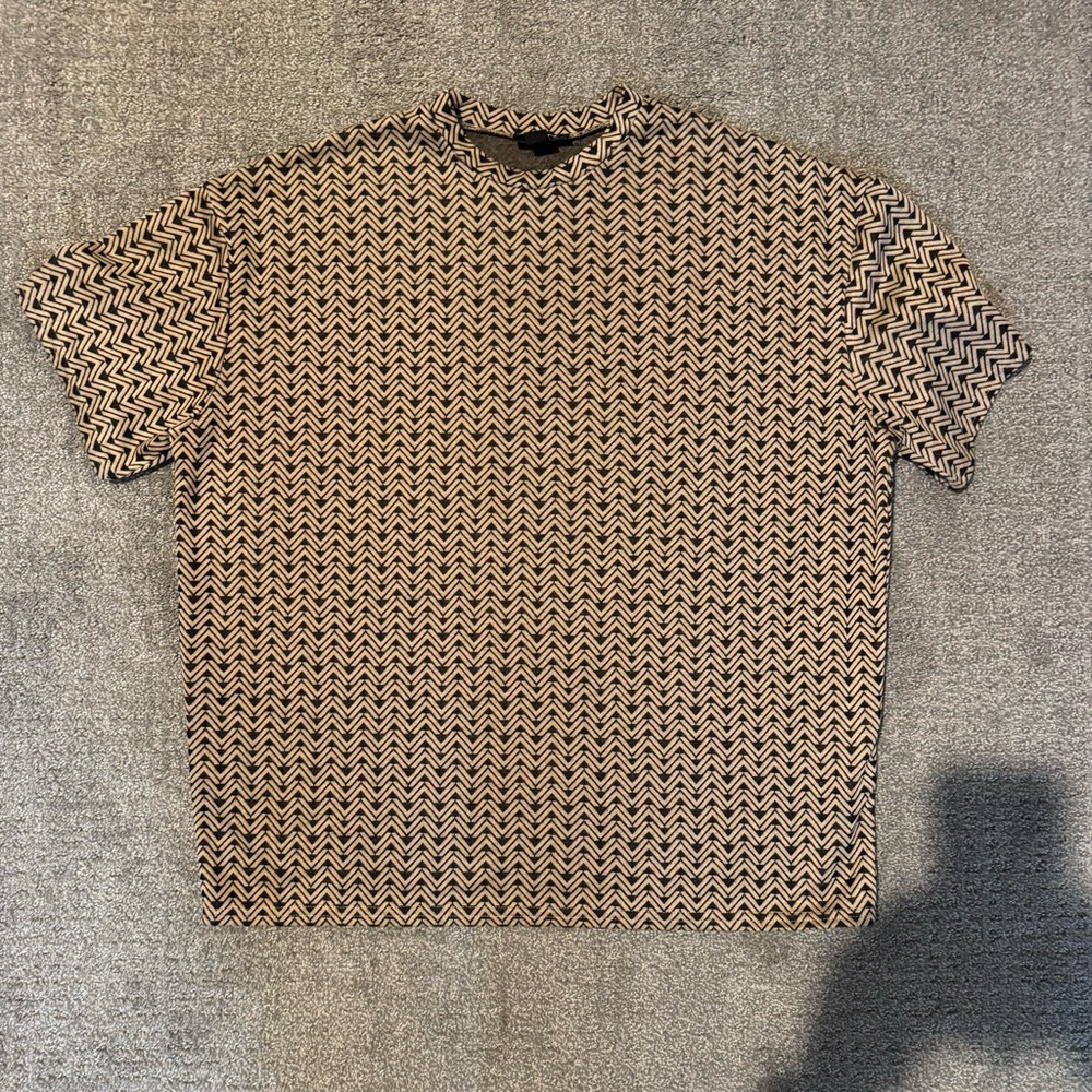 Men's Black and White Zigzag Pattern Shirt